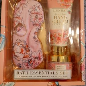 Ellen Tracy Bath Set